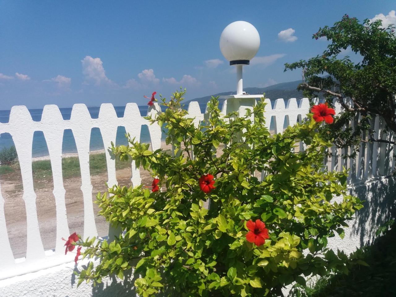 Per Mare Villa Loutra Oraias Elenis Exterior photo